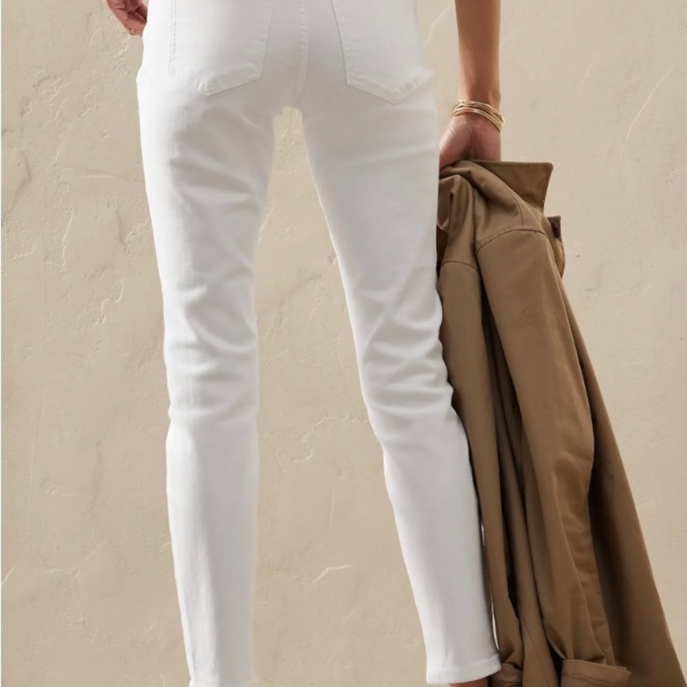 Banana Republic premium denim white raw hem jeans - Picture 2 of 7